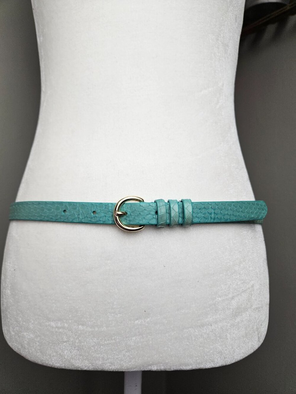 J. Crew Triple Loop Turquoise Snake Embossed Leather Skinny Belt S A8107 - Picture 3 of 7